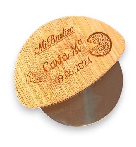 CORTAPIZZAS DE BAMBÚ PERSONALIZADO BAUTIZO
