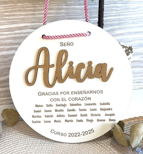 PLACA DE MADERA SEÑO CON NOMBRES