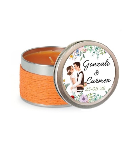 VELA AROMA NARANJA CON PEGATINA NOVIOS PERSONALIZADA