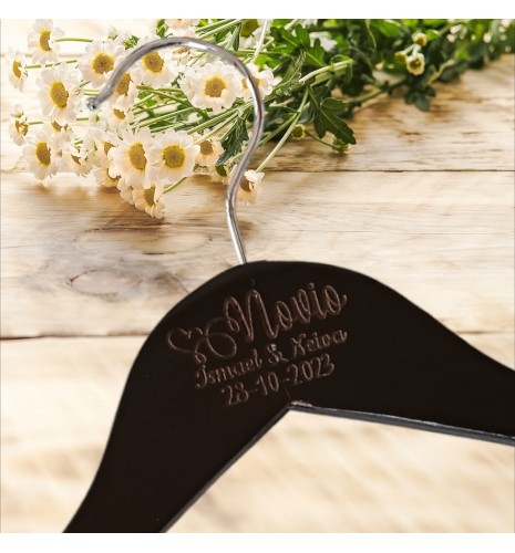 PERCHA PARA BODA PERSONALIZADA NEGRA