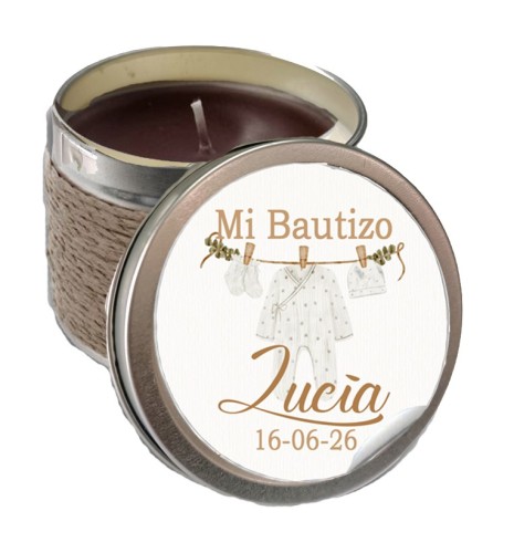 VELA AROMA CHOCOLATE CON PEGATINA BAUTIZO ROPITA