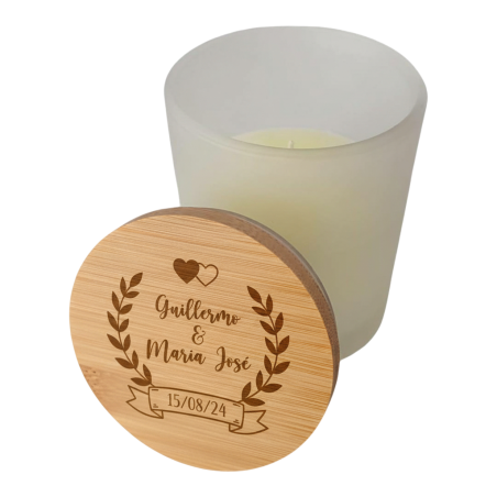 VELA AROMA VAINILLA CON TAPA MADERA GRABADA BODA HOJAS