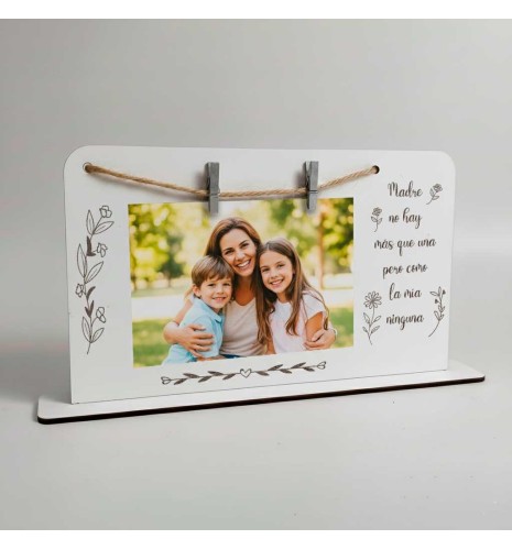 PORTAFOTOS DE MADERA PERSONALIZADO CON PINZAS - MADRE NO HAY MÁS QUE UNA