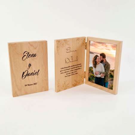 MARCO FOTOS CON TAPA DE MADERA. ENAMORADOS