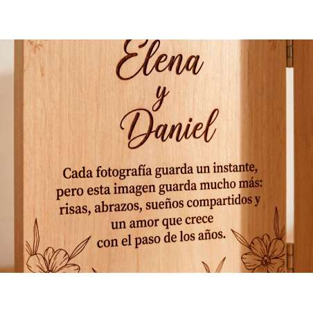 MARCO FOTOS CON TAPA DE MADERA. ENAMORADOS